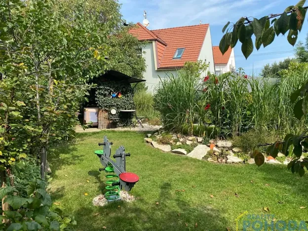 Pronájem bytu 2+kk, Holice, Hradecká, 54 m2