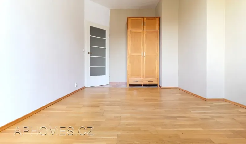 Pronájem bytu 3+kk, Praha - Vinohrady, Sobotecká, 65 m2