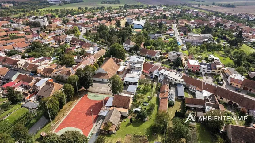 Prodej obchodního prostoru, Újezd u Brna, Nádražní, 901 m2