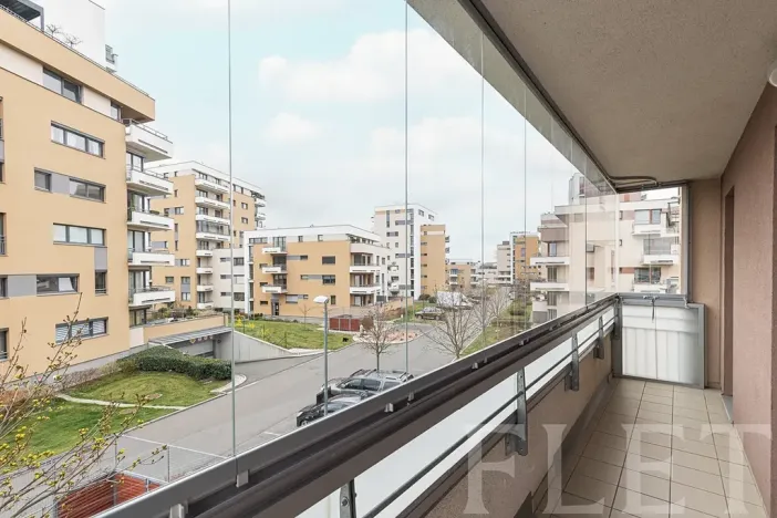 Pronájem bytu 1+kk, Praha - Kamýk, Freiwaldova, 43 m2