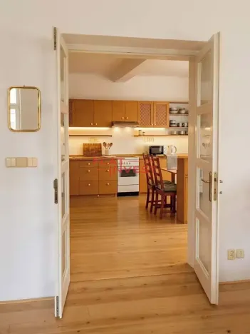 Pronájem bytu 1+1, Praha - Vinohrady, Korunní, 45 m2