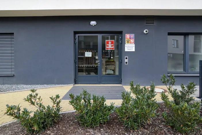 Pronájem bytu 1+kk, Praha - Modřany, Mezi vodami, 39 m2