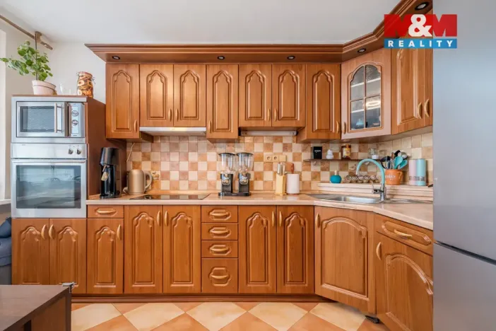 Prodej bytu 4+1, Litoměřice - Pokratice, Ladova, 77 m2