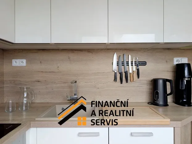 Prodej bytu 2+1, Milovice, Spojovací, 45 m2