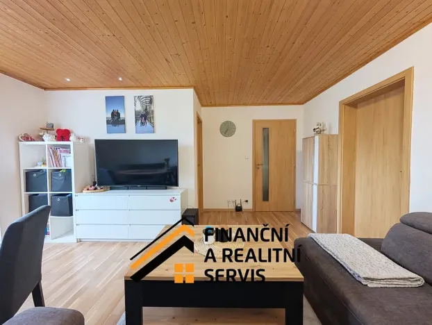 Prodej bytu 2+1, Milovice, Spojovací, 45 m2