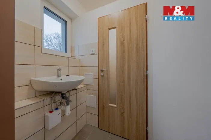 Pronájem skladu, Zubří, U Traktorky, 129 m2