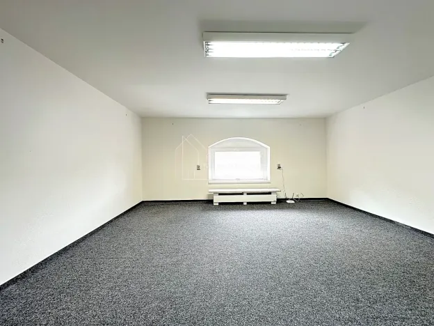 Pronájem kanceláře, Praha - Karlín, Thámova, 17 m2