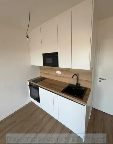 Pronájem bytu 1+kk, Kladno, Kalinova, 26 m2