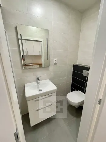 Pronájem bytu 1+1, Praha - Libeň, Kovářská, 30 m2