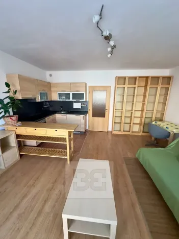 Pronájem bytu 1+kk, Praha - Uhříněves, U uhříněveské obory, 32 m2
