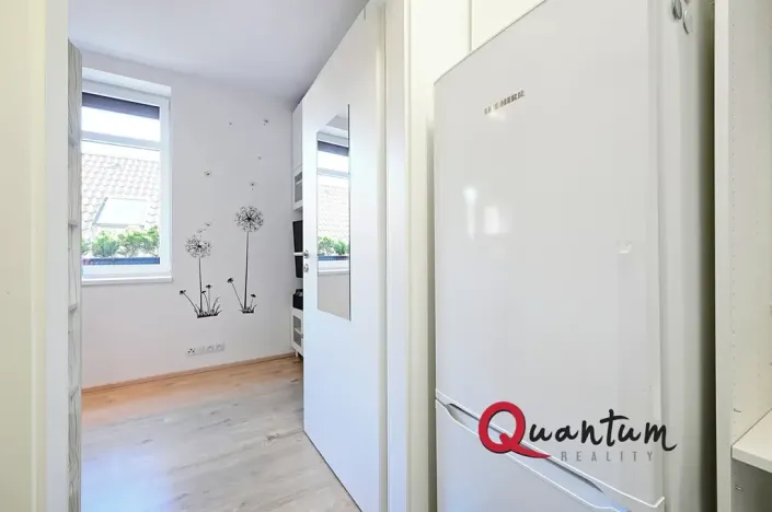 Prodej bytu 1+kk, Praha - Uhříněves, Bečovská, 20 m2