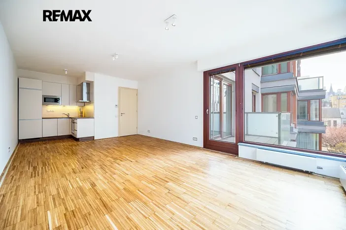 Pronájem bytu 2+kk, Praha - Karlín, Rohanské nábřeží, 73 m2