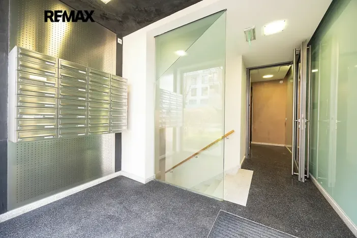 Pronájem bytu 2+kk, Praha - Karlín, Rohanské nábřeží, 73 m2