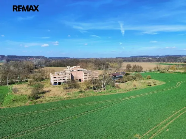 Prodej komerčního pozemku, Všestudy, 42524 m2