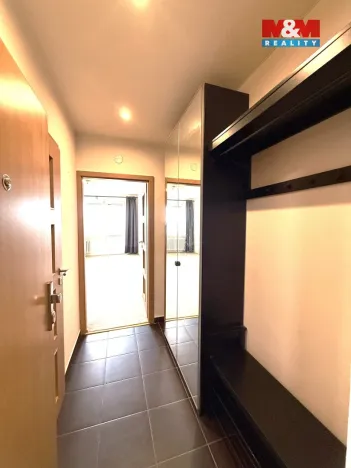 Prodej bytu 1+kk, Ostrava - Poruba, náměstí Václava Vacka, 30 m2