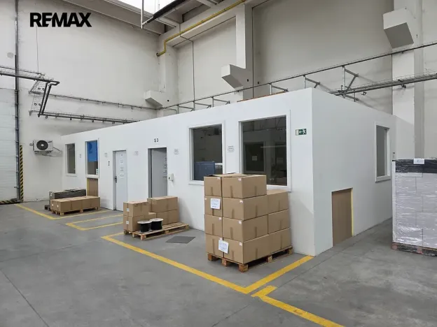 Prodej výrobních prostor, Roudnice nad Labem, Pracnerova, 2250 m2