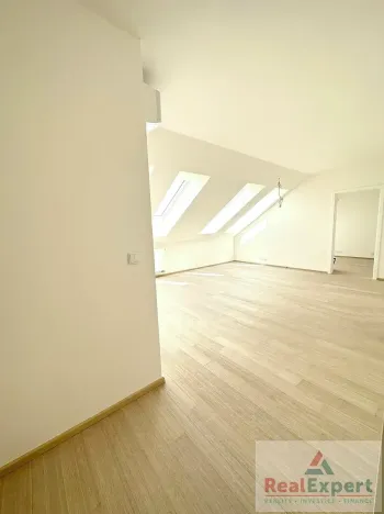 Pronájem bytu 2+kk, Praha - Vršovice, Oblouková, 51 m2