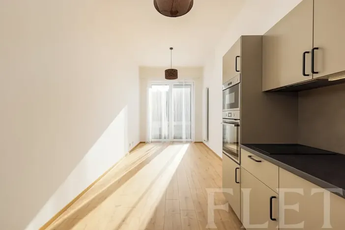 Pronájem bytu 1+kk, Praha - Hostavice, Českobrodská, 36 m2
