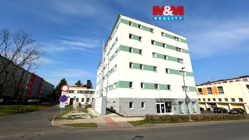 Pronájem kanceláře, Louny, Březinova, 173 m2