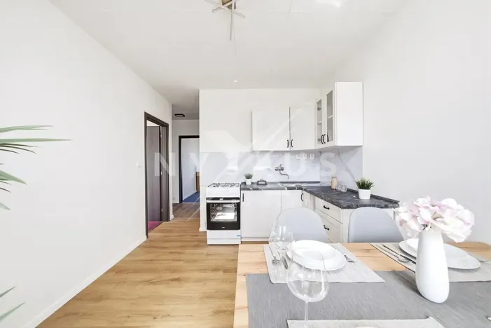 Prodej bytu 3+1, Praha - Prosek, Veltruská, 61 m2