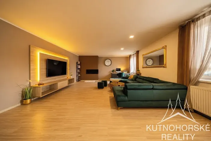 Prodej komerční nemovitosti, Kutná Hora, Zvěřinova, 318 m2