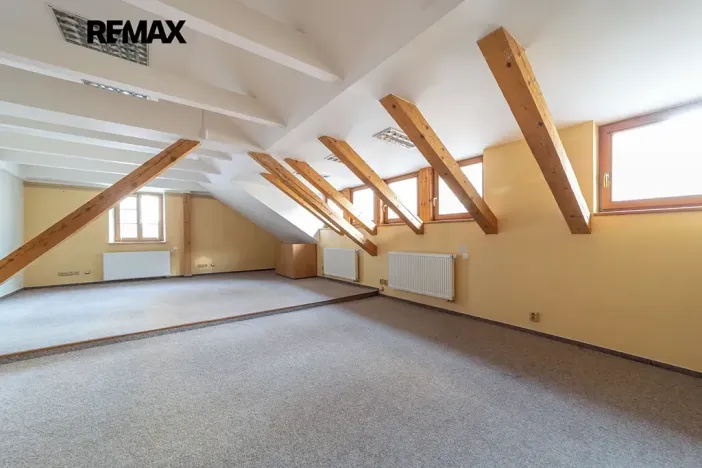 Prodej kanceláře, Šumperk, nám. Míru, 200 m2