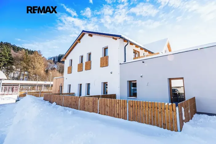 Prodej bytu 2+kk, Svoboda nad Úpou, Nádražní, 56 m2