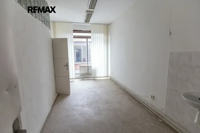 Prodej obchodního prostoru, Město Albrechtice, Míru, 1427 m2