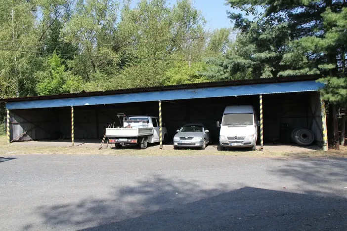 Pronájem garážového stání, Karlovy Vary, Jáchymovská, 30 m2