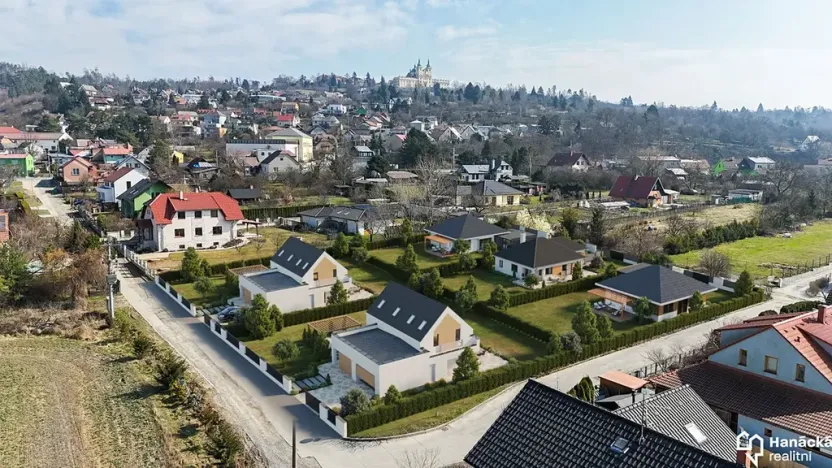 Prodej pozemku pro bydlení, Samotišky, Třešňová, 737 m2