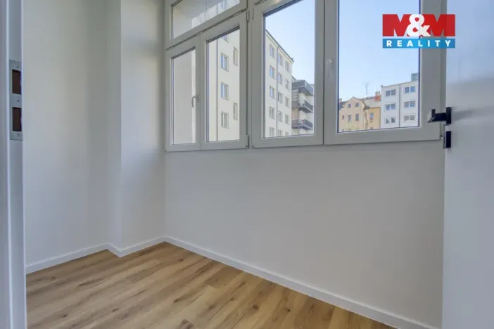 Pronájem bytu 2+kk, Plzeň - Jižní Předměstí, Klatovská třída, 68 m2