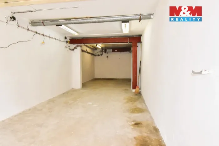 Pronájem garáže, Praha, Mezivrší, 38 m2