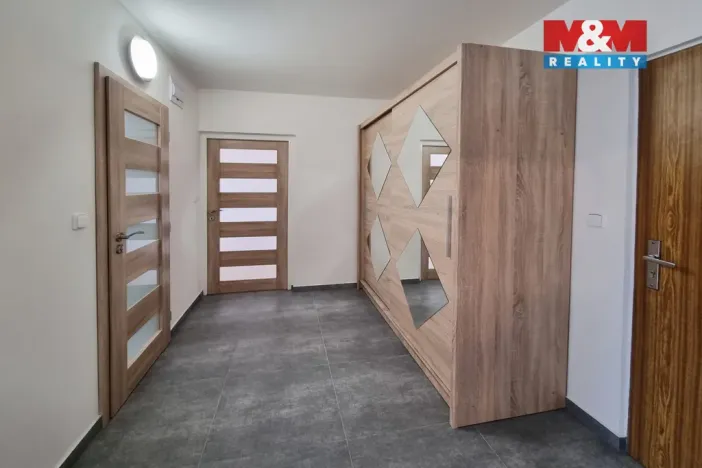 Pronájem bytu 2+1, Karlovy Vary - Stará Role, Fibichova, 54 m2