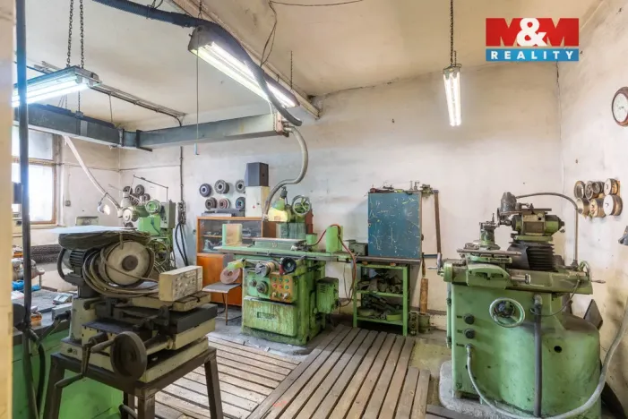 Prodej výrobních prostor, Bedihošť, Komenského, 180 m2