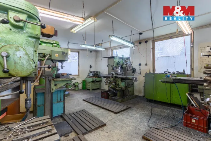 Prodej výrobních prostor, Bedihošť, Komenského, 180 m2