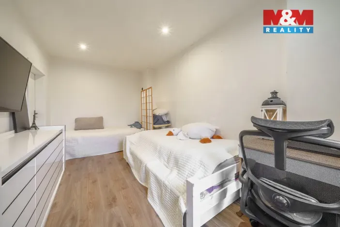 Prodej bytu 2+1, Karlovy Vary - Rybáře, Sokolovská, 77 m2