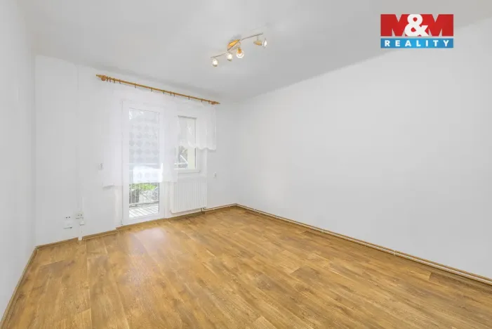 Prodej bytu 2+1, Chvaletice, 50 m2