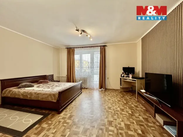 Prodej bytu 3+1, Uhlířské Janovice, 1. máje, 70 m2