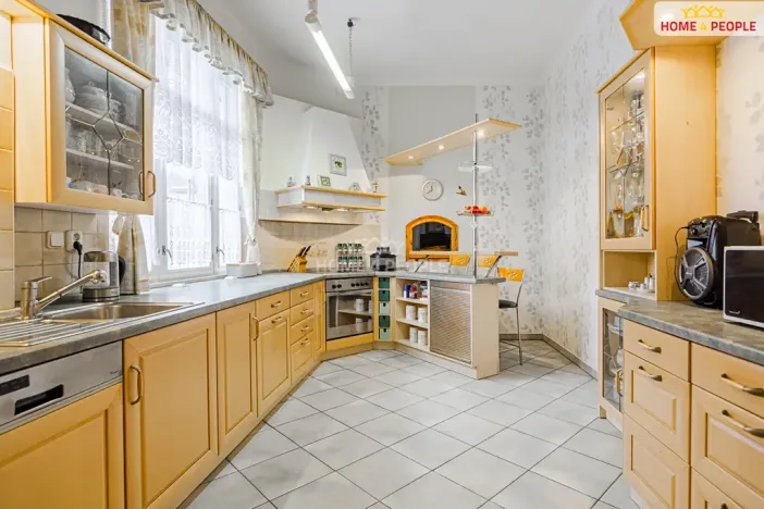 Prodej restaurace, Karlovy Vary, Merklínská, 700 m2