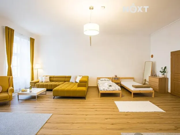 Prodej bytu 2+1, Jindřichův Hradec, nám. Míru, 100 m2