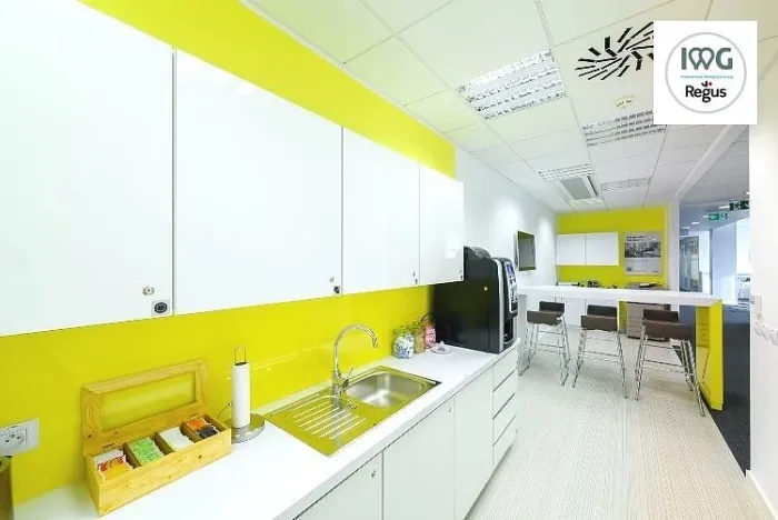 Pronájem kanceláře, Praha - Karlín, Rohanské nábřeží, 50 m2