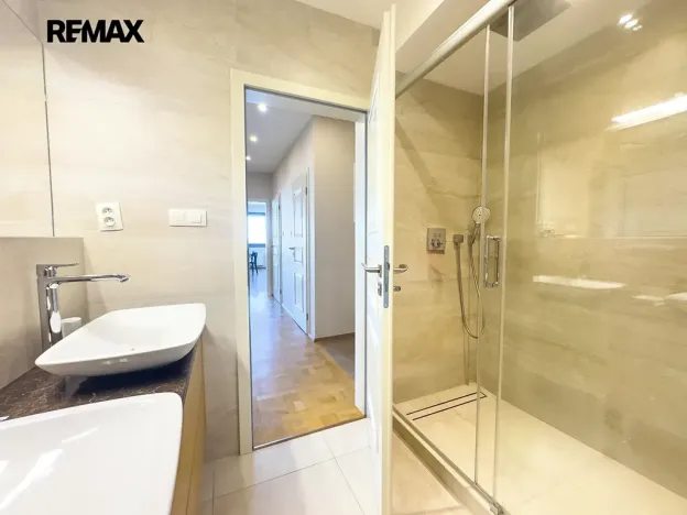 Prodej bytu 6+kk a větší, Praha - Hrdlořezy, Učňovská, 194 m2