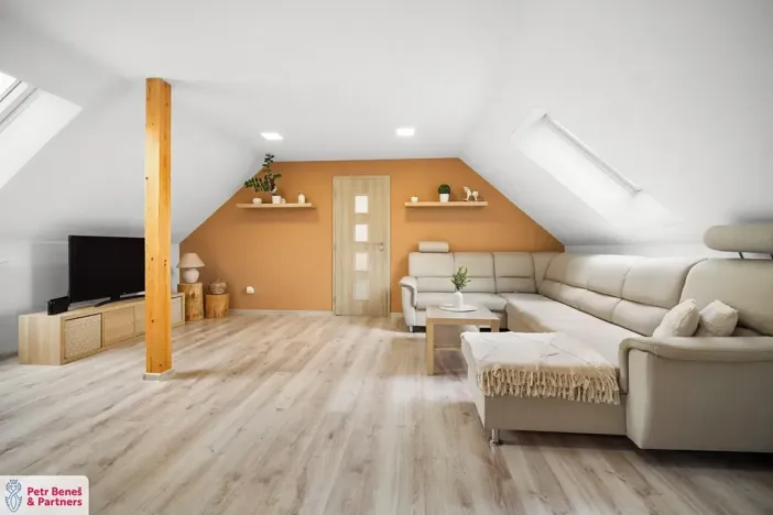 Prodej rodinného domu, Kolešov, 198 m2