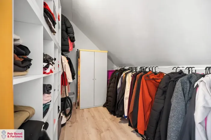 Prodej rodinného domu, Kolešov, 198 m2