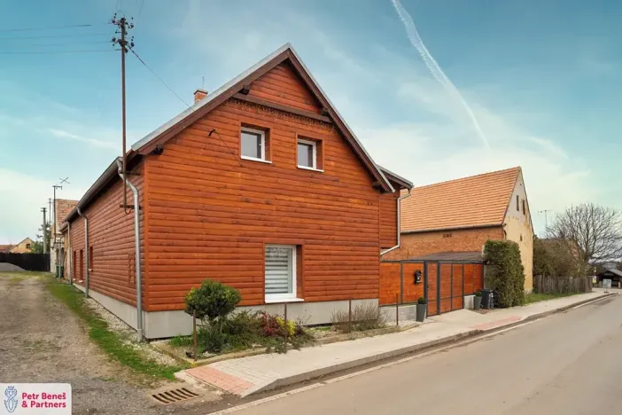 Prodej rodinného domu, Kolešov, 198 m2