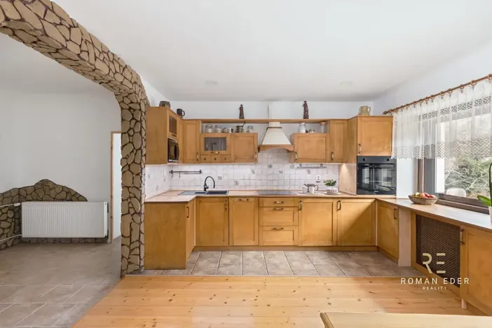 Prodej vícegeneračního domu, Chotiněves, 495 m2