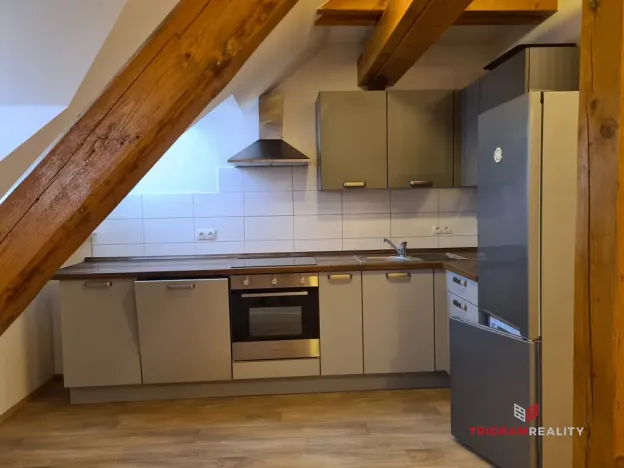 Pronájem bytu 2+kk, Hradec Králové, třída Karla IV., 70 m2