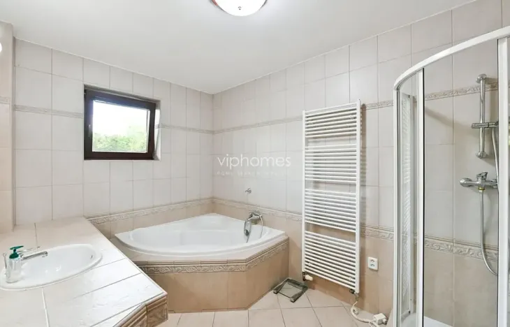 Pronájem vily, Průhonice, Jetelová, 370 m2