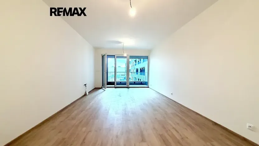 Pronájem bytu 1+kk, Praha - Hloubětín, Poděbradská, 45 m2