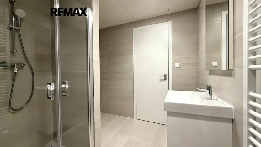 Pronájem bytu 1+kk, Praha - Hloubětín, Poděbradská, 45 m2